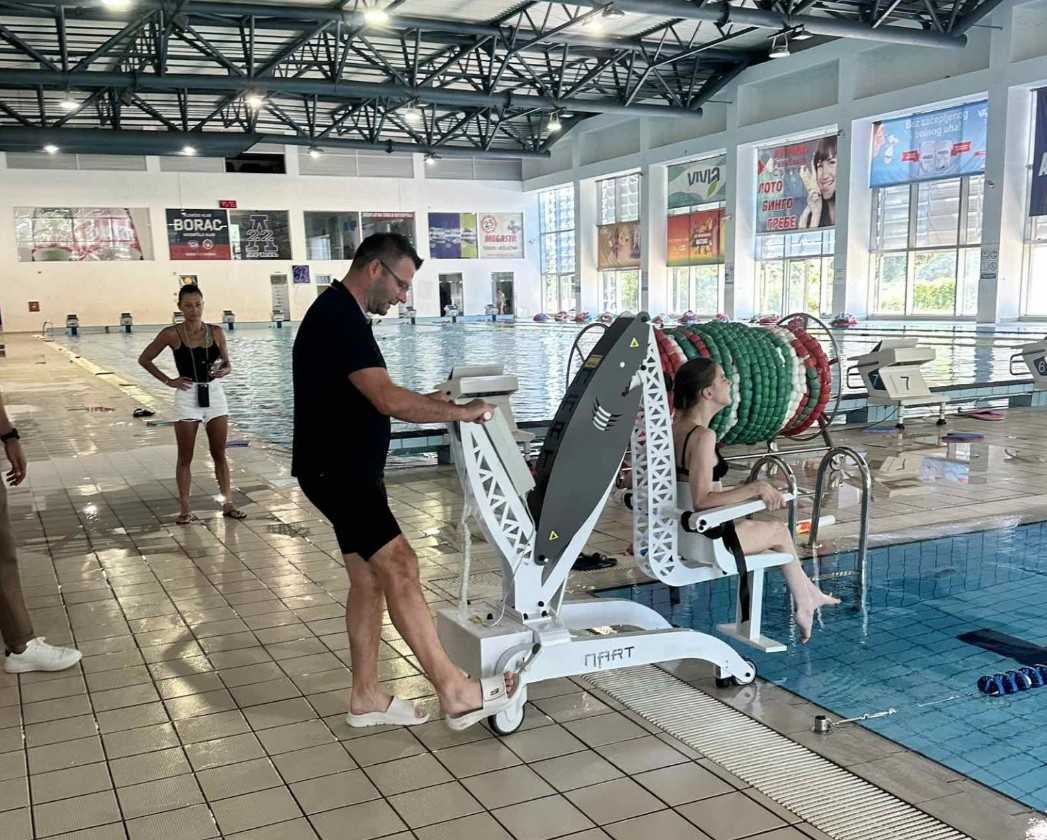 Gradski olimpijski bazen dobija mobilni lift: Lakši pristup osobama sa invaliditetom (Foto)