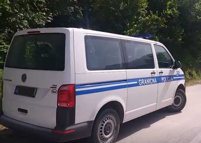 Afera na granici: Kombi GP BiH navodno vozio namještaj za vikendicu