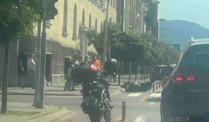 Saobraćajka u centru Banjaluke: Auto oborio motociklistu kod Gradske uprave
