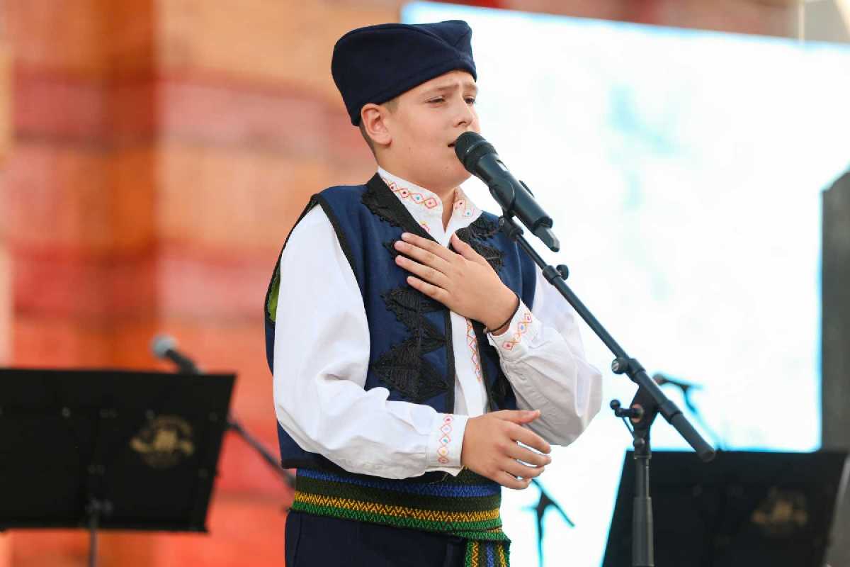 Ovacije za mladog pjevača sa Kosova: Stanivuković mu obećao prvi album